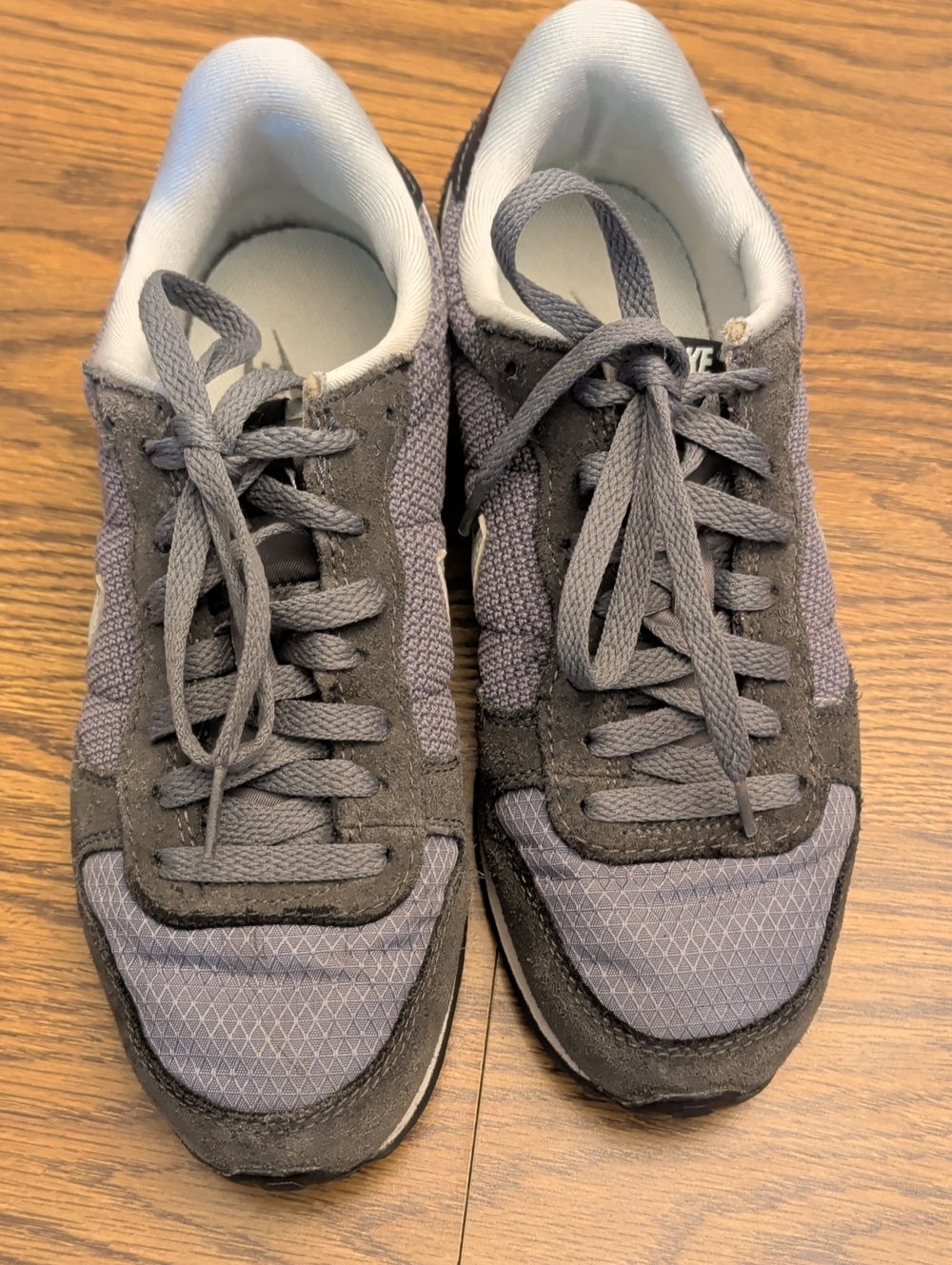 Nike Genicco Women's 8.5